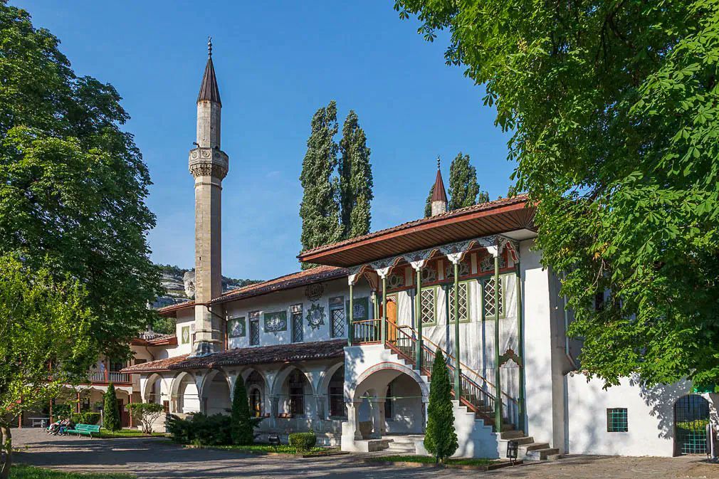 Звільнений Крим. Що з ним робити?