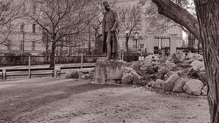 Прощання з міфом