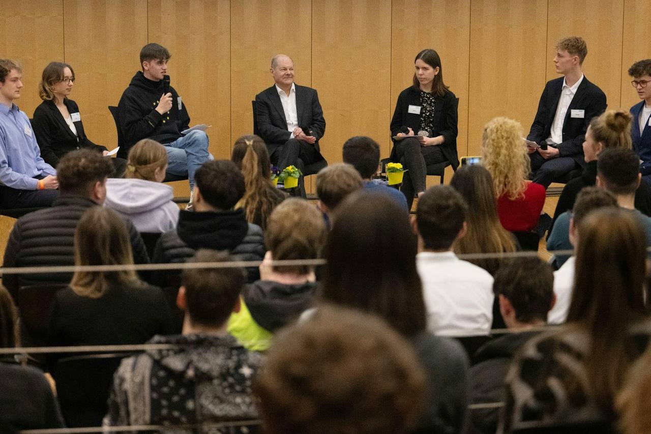 «Шкільні уроки» канцлера Шольца