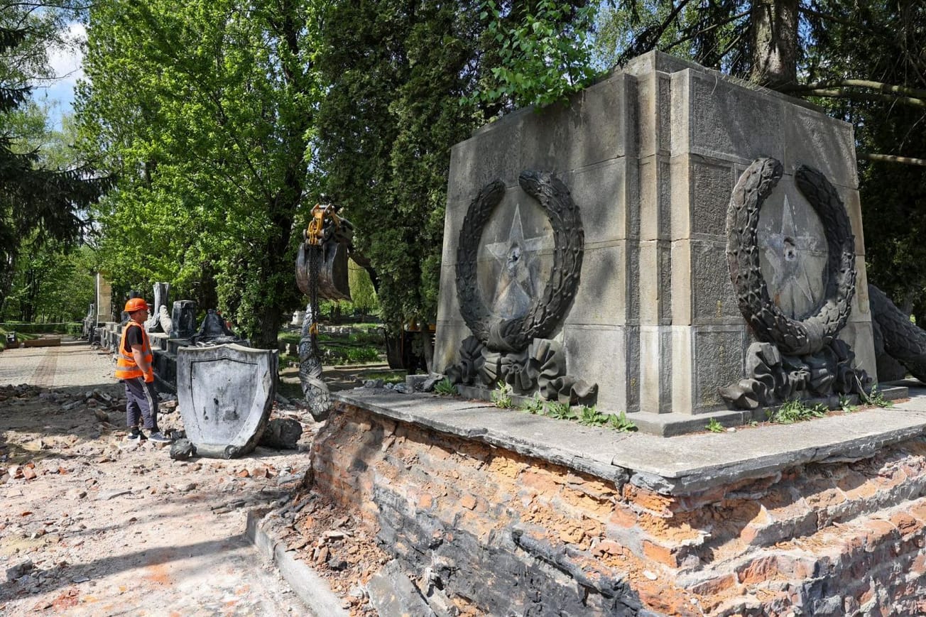Чи допоможе бюрократичний канцелярит цікаво розповісти нашу історію?